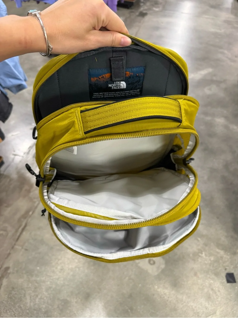 NWT！The North Face Yellow-Green & Black Daypack Backpack